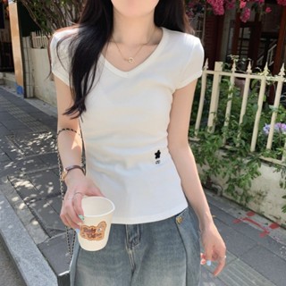 【HOT 本舖】 夏季韓版V領修身星星毛巾繡設計感純棉短袖T恤女上衣