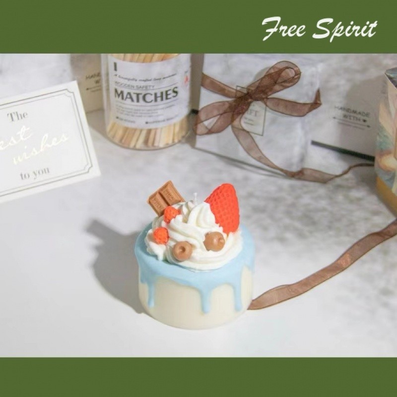 【Free Spirit】奶油草莓蛋糕造型天然植物精油大豆蠟燭 香氛蠟燭 造型蠟燭 香薰蠟燭 蛋糕裝飾 生日禮物 小蛋糕