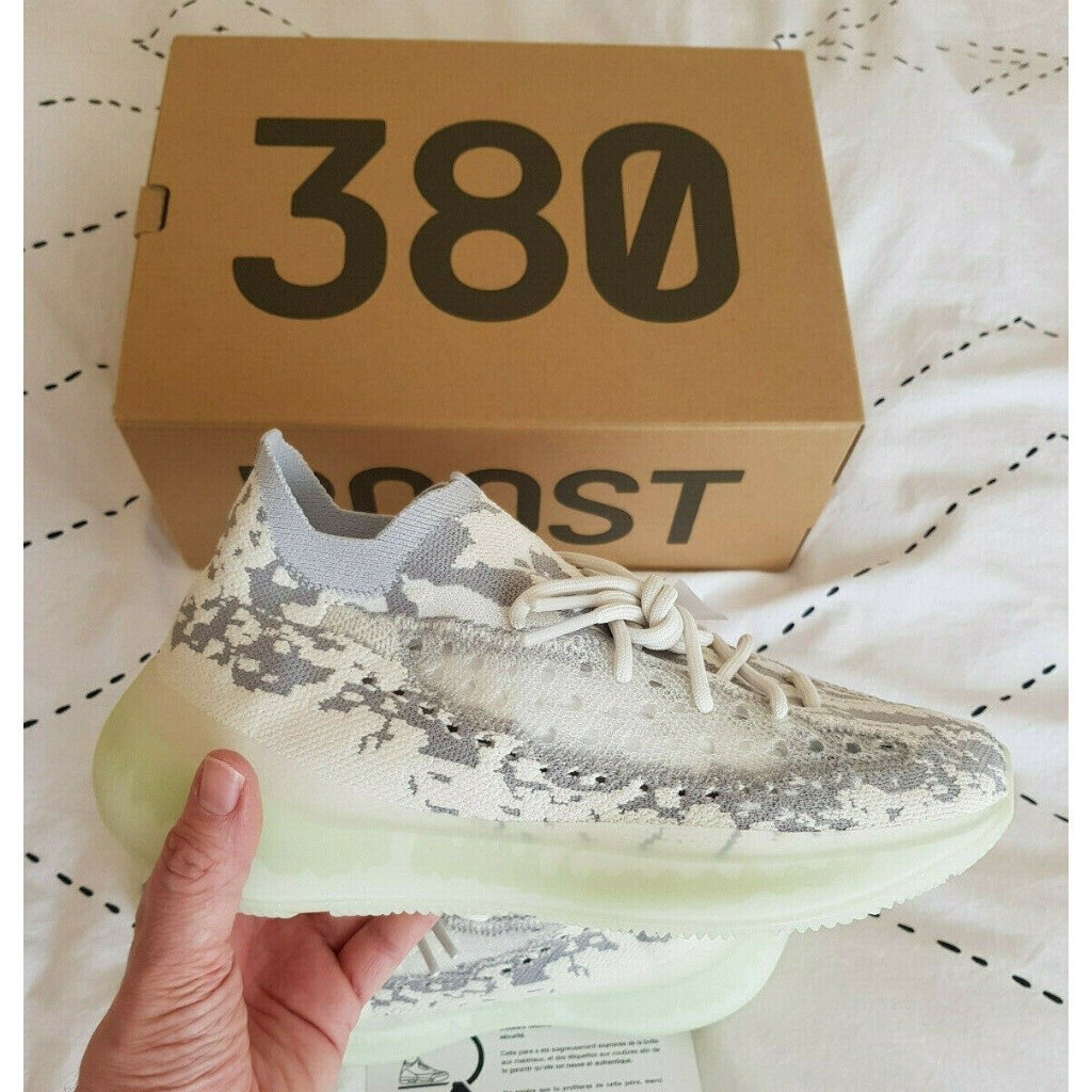 Yeezy Boost 380 外星人 FB6878