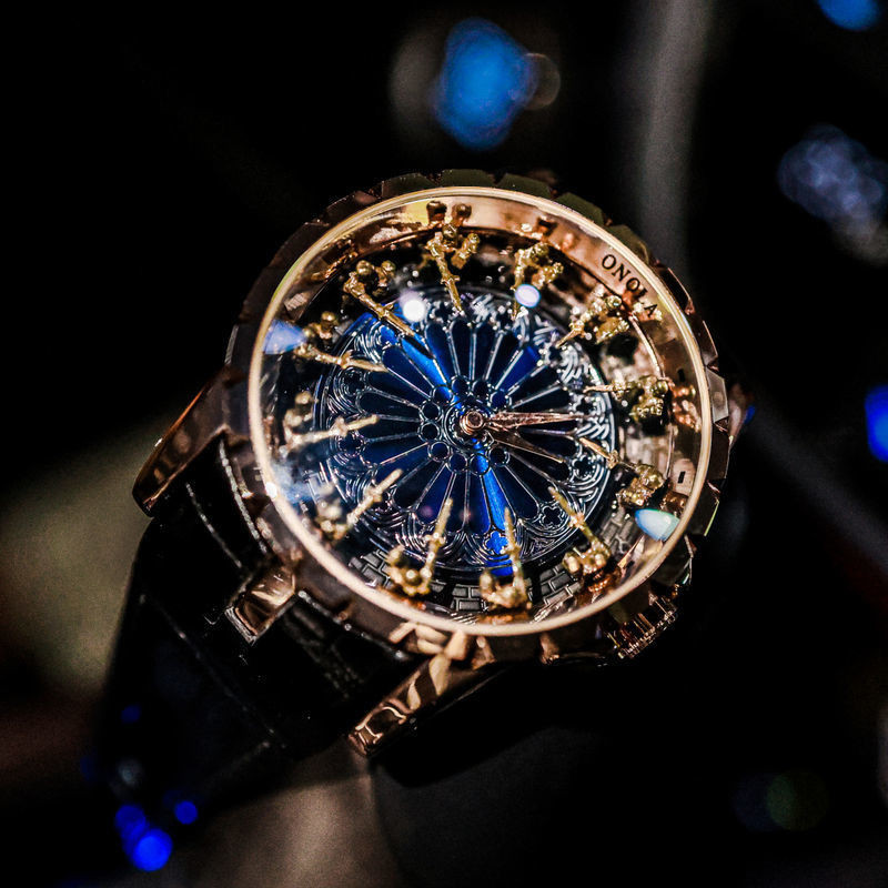 【台灣爆款】瑞士正品名錶 十二圓桌 騎士手錶 男士商務 個性蟲洞概念手錶