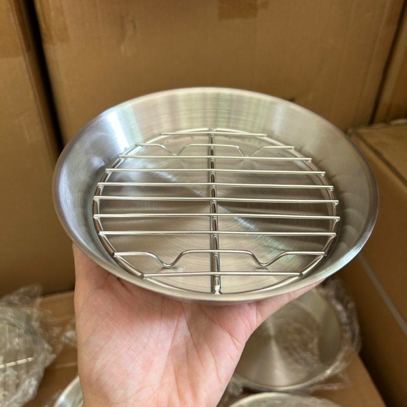 304不鏽鋼空氣炸鍋烤盤帶網濾水濾油圓盤熟食展示盤燒烤撒料盤子