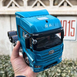 【高品質】現貨一汽解放合金原廠1：24車模解放J7牽引頭工程車合金模擬汽車模型