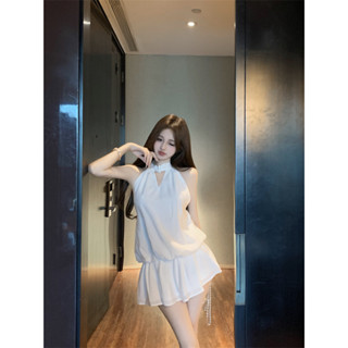 Liasynn 法式 純慾掛脖鏤空氣質小黑裙 露背露肩洋裝 洋裝 性感露肩洋裝