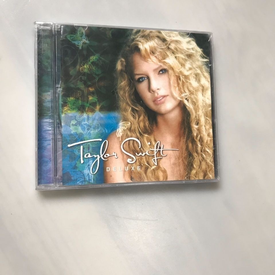 【優選好物】CD 泰勒斯威夫特 TAYLOR SWIFT 同名專輯 CD 全新未拆