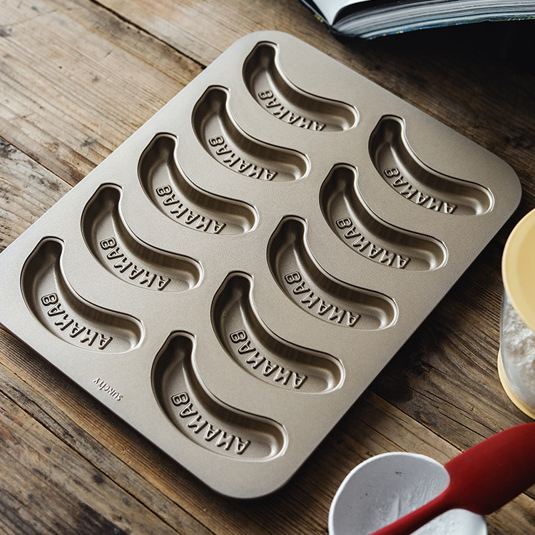 【現貨】【烤盤】10連香蕉形 碳鋼烘焙模具 金色烤盤 麵包瑪德琳家用模具