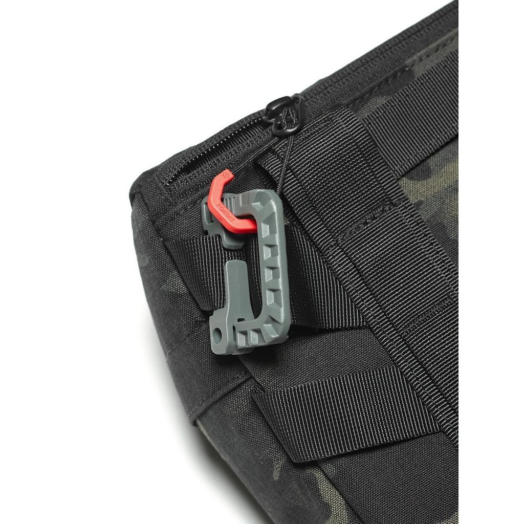 【戰術裝備】FOXBAT狐蝠工業 WOOJIN MOLLE D扣 戰術機能戰術斜背包背包扣具