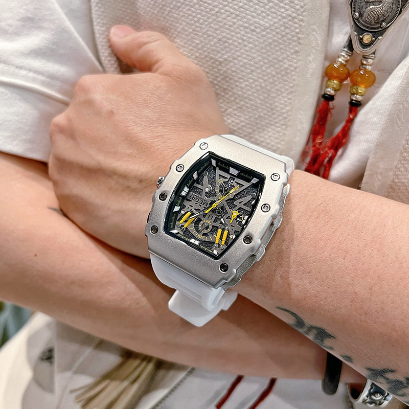 MEGIR新款高級感炫酷男表潮流大表盤矽膠帶桶型彩色手錶男