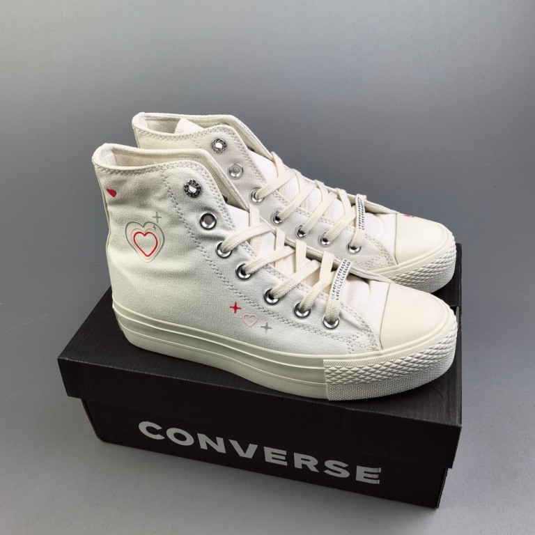 匡威Converse Chuck 1970s 情人節  鞋身飾有愛心和星星點綴呼應主題 傳遞浪漫愛意的氛圍
