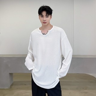 【HOT 本舖】男裝 S-2XL 設計感 長袖T恤男 韓版春夏季 潮網紅 小V領 長袖打底衫男 內搭寬鬆 上衣