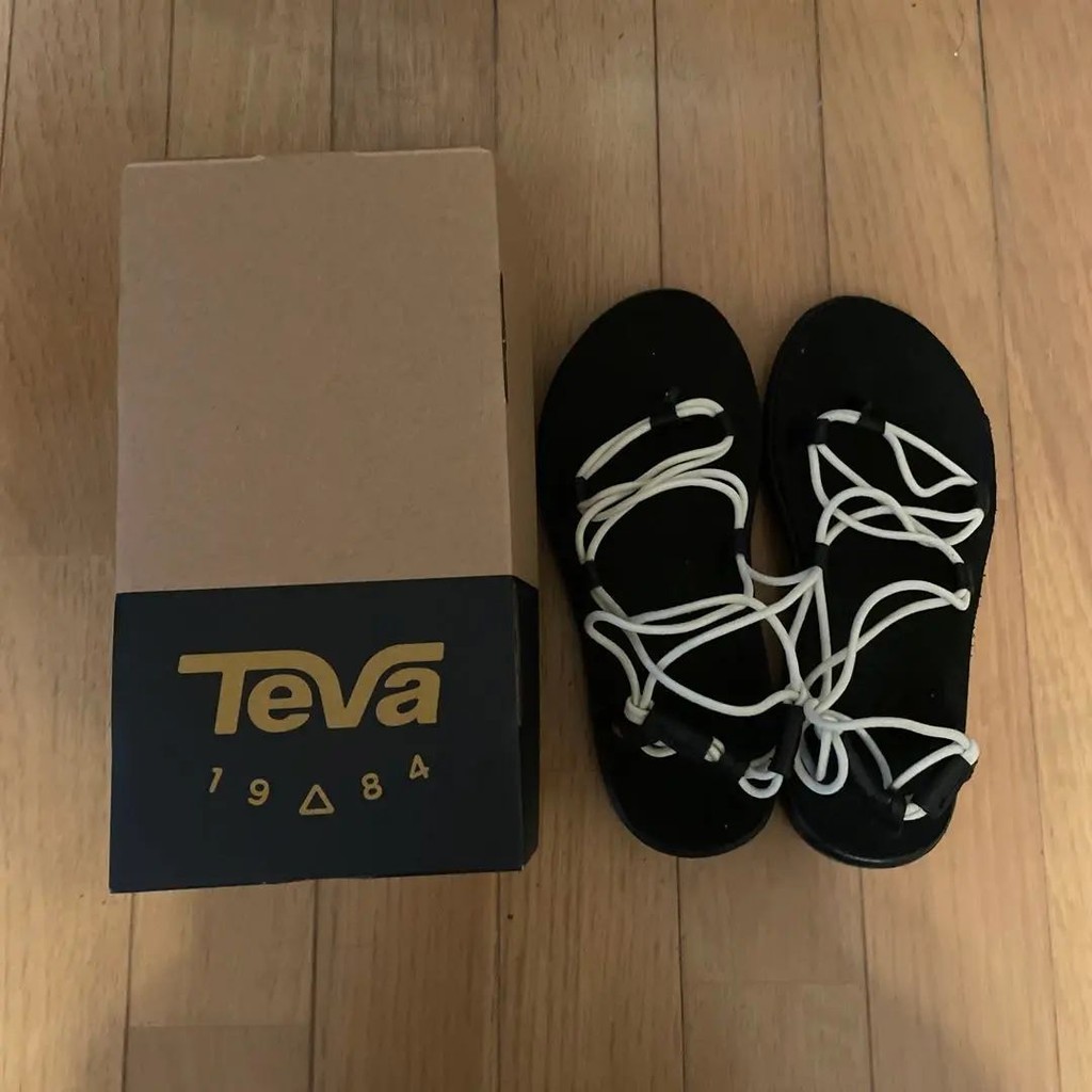 近全新 TEVA 涼鞋 mercari 日本直送 二手