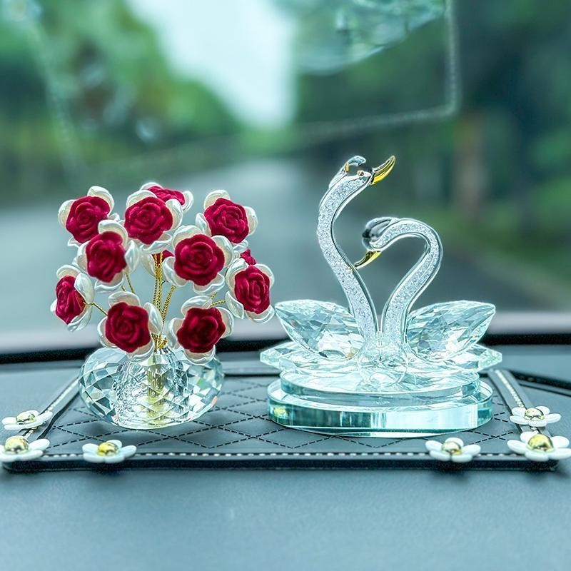 汽車裝飾創意水晶天鵝車用擺件中控臺浪漫玫瑰花女神高檔飾品擺件