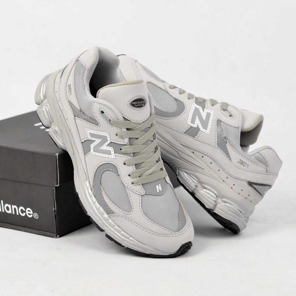 紐巴倫 New Balance NB 2002r 灰白色男士休閒鞋