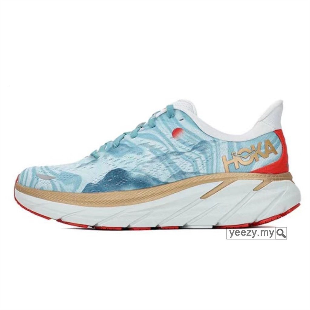 2024 HOKA ONE Clifton 8 戶外跑鞋。