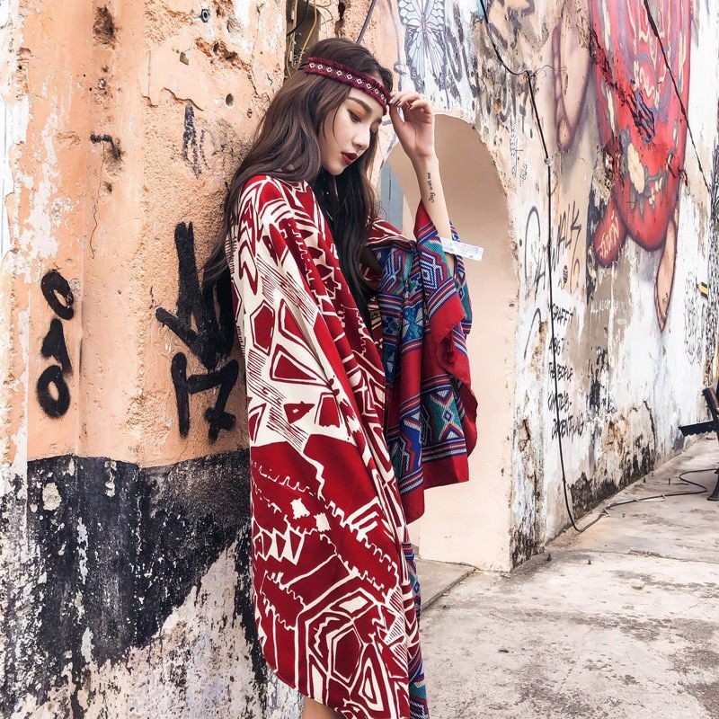 西藏茶卡鹽湖沙漠旅遊拍照民族風披肩女秋冬披風紅色超大圍巾絲巾