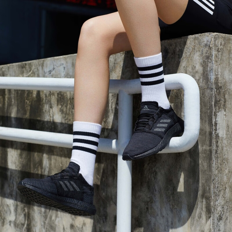 【現貨速發】adidas PUREBOOST GO休閒舒適跑步運動鞋男女 黑色/深灰 40.5