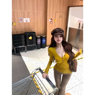 【HOT 本舖】 春秋季黃色v領長袖T恤女收腰修身內搭純欲風氣質顯瘦打底上衣性感