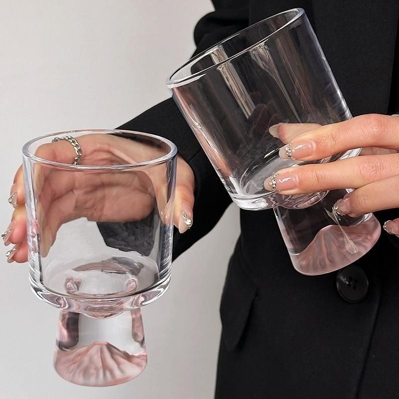 【台灣熱銷】粉色山脈玻璃杯子 水杯高級感小眾創意高腳飲品杯 咖啡杯甜筒杯酒杯