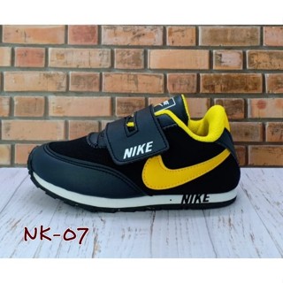耐吉 Hitam Nike 黑黃 24 童鞋免費盒裝和襪子