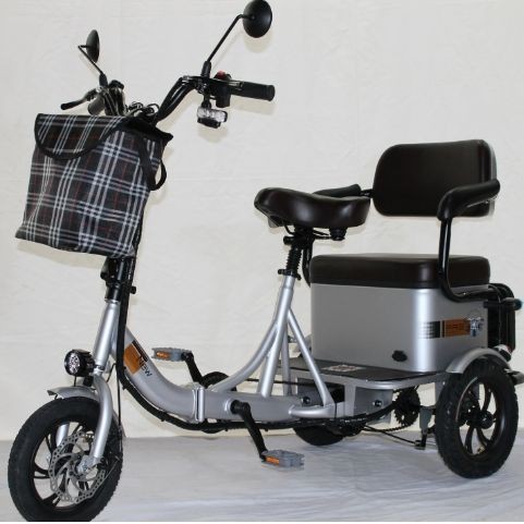 【臺灣專供】折迭老年代步電動三輪車小型雙人坐可腳踏助力電動兩用三輪電動車