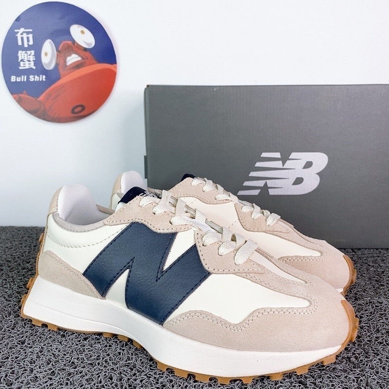 紐巴倫 高品質 New Balance 327米色藍鉤韓版百搭休閒復古焦糖底慢跑鞋男女通用鞋ws327kb