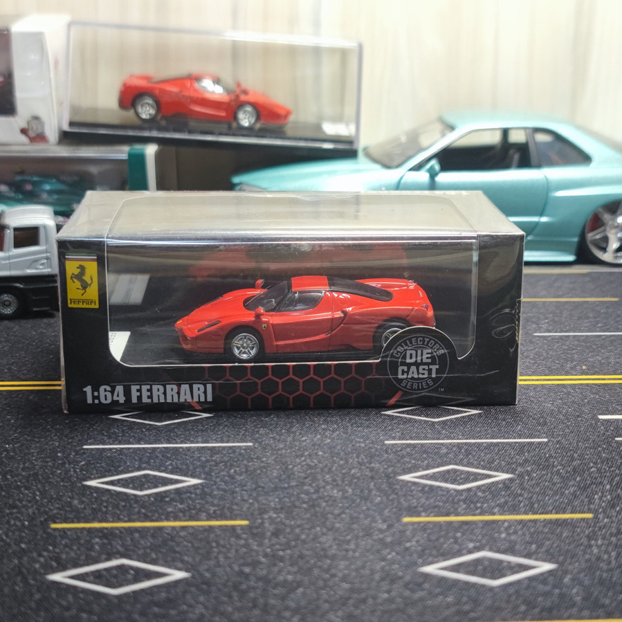 ※特價折扣※1:64 合金車模  法拉利 恩佐 全新盒裝亞克力 展示盒  超級跑車