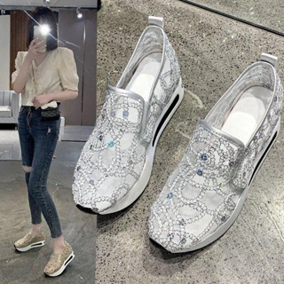 時尚女士蕾絲網眼休閒厚底鞋 - 白色、黑色和金色時尚增高樂福鞋