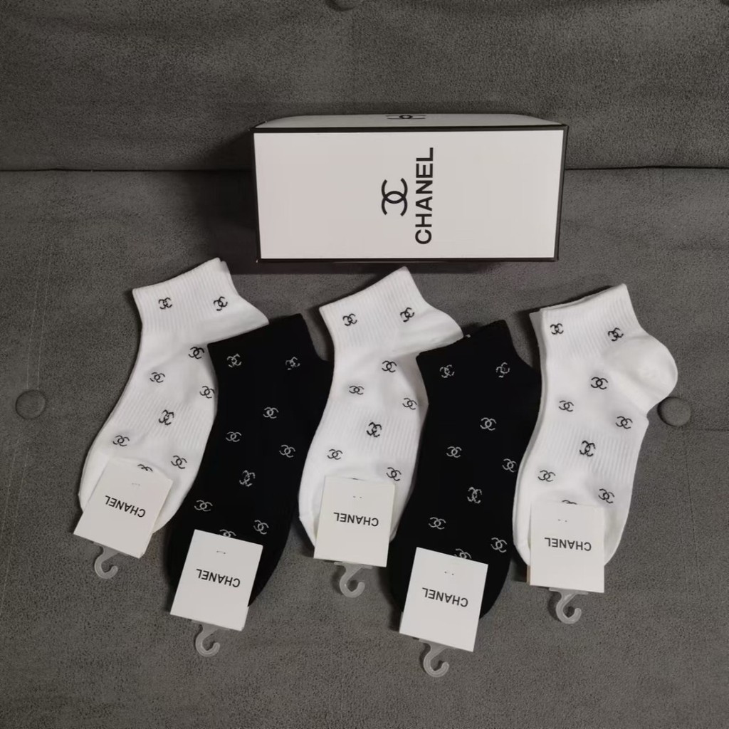 CHANEL....新款春秋5雙盒裝女襪