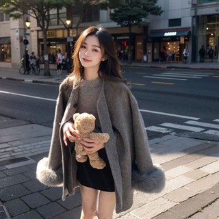 【HOT 本舖】 赫本風灰色毛呢外套女秋冬季新款中長款蝴蝶結呢子斗篷大衣小個子