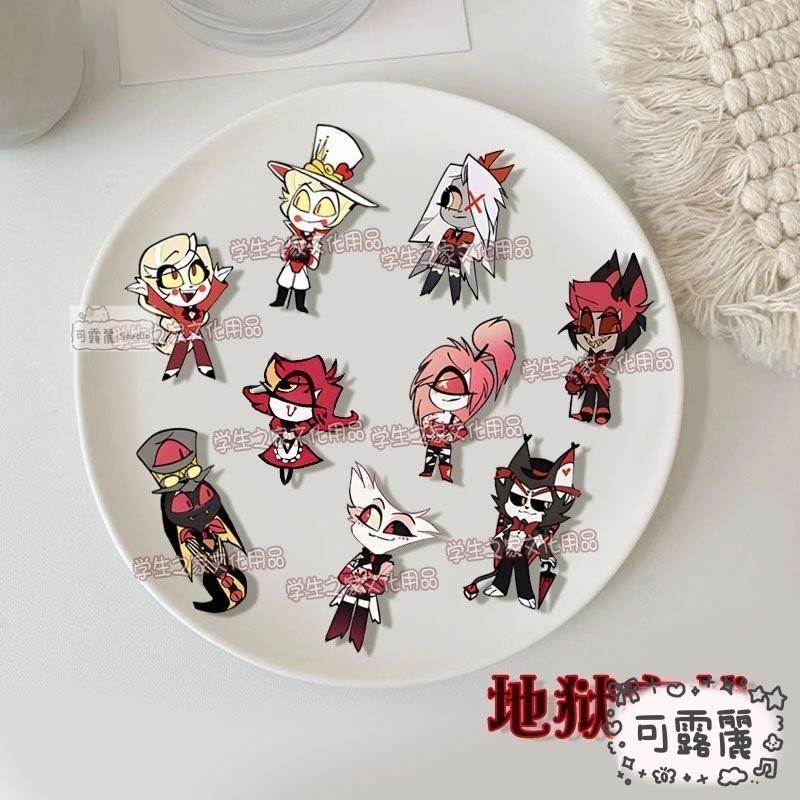 熱銷優選✨ 地獄客棧 Hazbin Hotel 徽章 吧唧 胸針 地獄客棧週邊阿拉斯託路西法安吉爾胸針徽章書包別針二次