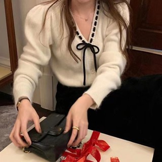 Balamy 溫柔風V領係帶泡泡袖毛衣女裝春秋新款軟糯外穿長袖針織上衣