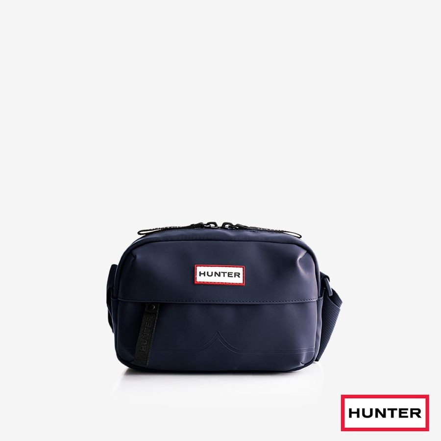 HUNTER橡膠感防水迷你斜背包/ 藏青藍 eslite誠品