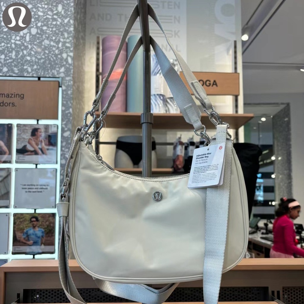 高品質!!! Lululemon 迷你單肩包新款 3L 可調節單肩腋下包(黑色)