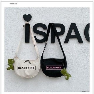 每天出🔥blackpink應援周邊同款斜挎包 Blackpink 金智妮同款包包彩英lisa明星周邊智秀書包校園簡約背包