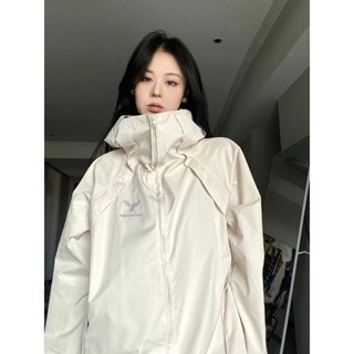 c1007--春秋季新款簡約機能衝鋒衣刺繡連帽拉鏈防風防水夾剋外套潮女必備店主推薦款