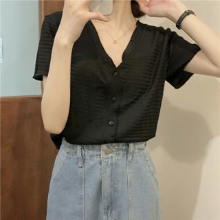 《現貨下單》v領短袖襯衫女設計感小眾別緻大尺碼胖mm漂亮小衫法式短版上衣夏短袖襯衫白襯衫女襯衫外套西裝外套女短袖上衣正韓
