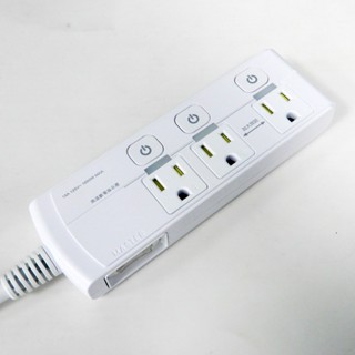 特力屋 3孔4開3插高溫斷電平壓式延長線1.8m