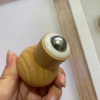 創意燈泡滾珠 臉部按摩器 迷你手拿禾木家用身體經絡疏通按摩器材