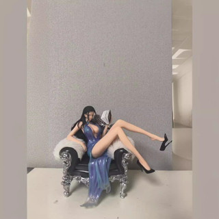 💕擺件 海賊王 妮可沙發羅賓 西裝暴徒系列第四彈 海賊王 手辦雕像模型玩公仔 盒裝 擺件 禮物
