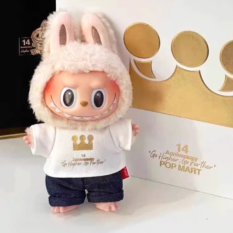 【免運】熱賣潮玩14週年員工Labubu限量禮盒搪膠毛絨14週年紀念徽章禮盒狀態完整 情侶禮物 520情人節送禮情侶必選