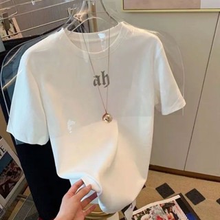 愛依依 短袖T恤 純色上衣 簡約 S-2XL夏季設計感小眾顯瘦洋氣正肩印花圓領上衣-2974.