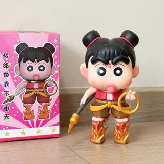 【臺灣發貨】創意哪吒蠟筆小新手辦 潮玩桌麵擺件 萌趣 哪吒小新公仔 搞怪 蠟筆小新cos哪吒手辦 居家擺件車載哪吒小新