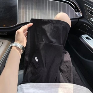 【HOT 本舖】男裝 無品牌黑色工裝短褲男夏季薄款冰絲速幹原宿潮流新款流行時尚簡約