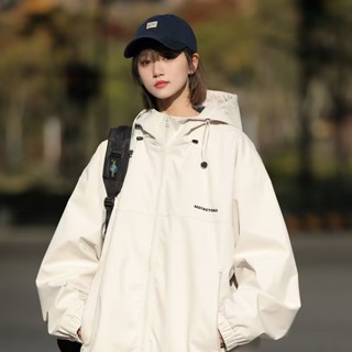【HOT 本舖】 M-3XL 山系衝鋒衣外套女春秋季潮牌美式連帽防曬風衣男女款戶外工裝夾克