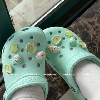 【桃園出貨】綠蘋果鈕釦自嘲熊星星原創搭配洞洞鞋鞋花diy配飾裝飾釦鞋花鞋釦洞洞鞋鞋釦 裝飾 適配crocs 配件DXK