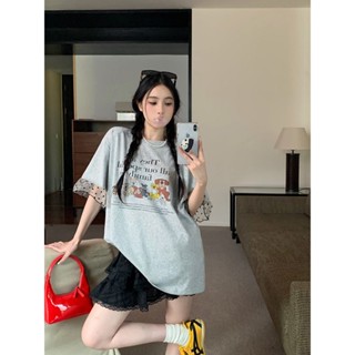 🍤韓系 卡通印花灰色短袖T恤女夏季寬鬆蕾絲拼接韓版中長款圓領百搭上衣 短t 美式女裝 短袖t恤 韓版女裝