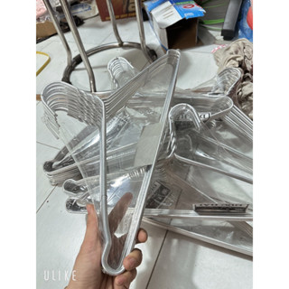 用於各種衣服的 10 件套鋁製衣架 - 用於懸掛成人衣服的高品質鋁製衣架
