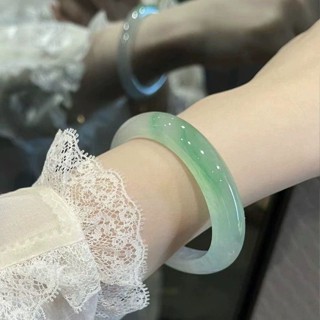 天然原石翡翠色手鐲女款冰種飄花/aacq
