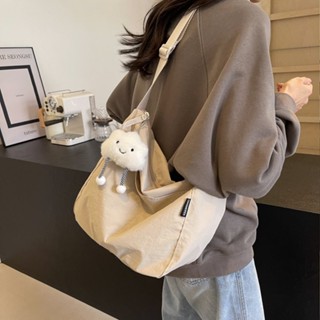 【HOT 本舖】純色休閒 大容量斜挎包男女 百搭洋氣 個性大學生上課包 單肩包 托特包 運動包包 單肩斜挎包