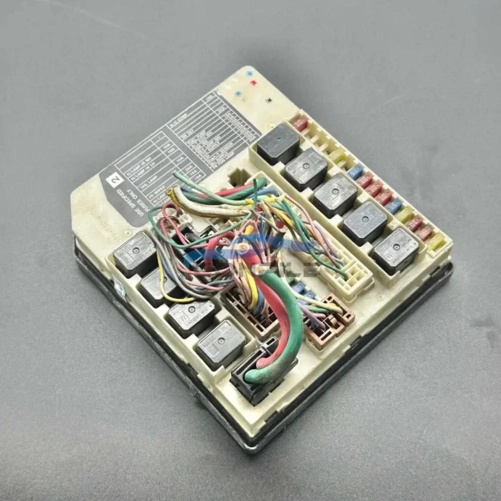 適用於 NISSAN TIIDA LIVINA TEANA 逍客汽車機艙繼電器保險絲盒 1pcs