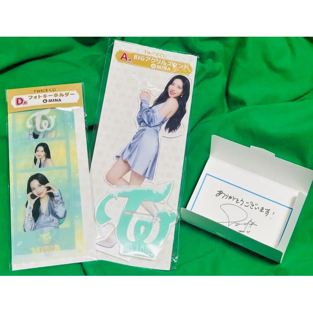 近全新 TWICE 卡 鑰匙圈 簽名 立牌 Mina 組合 mercari 日本直送 二手